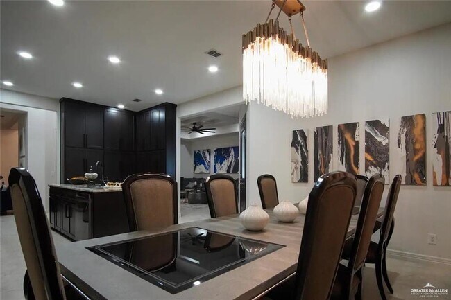 Building Photo - 27 Encantado Cir