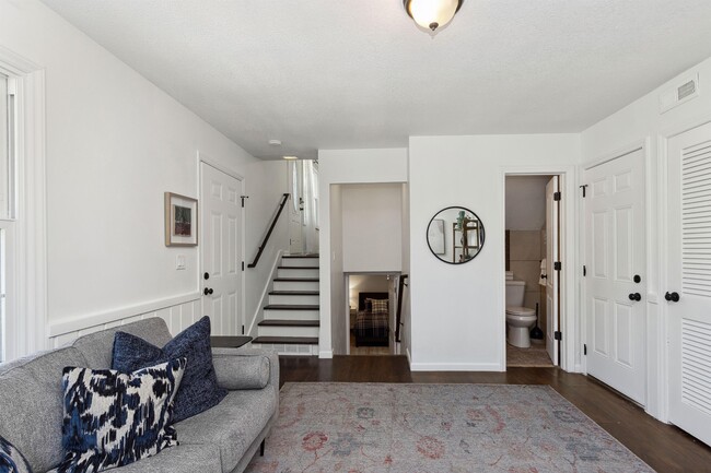 Building Photo - 8617 W 92nd St