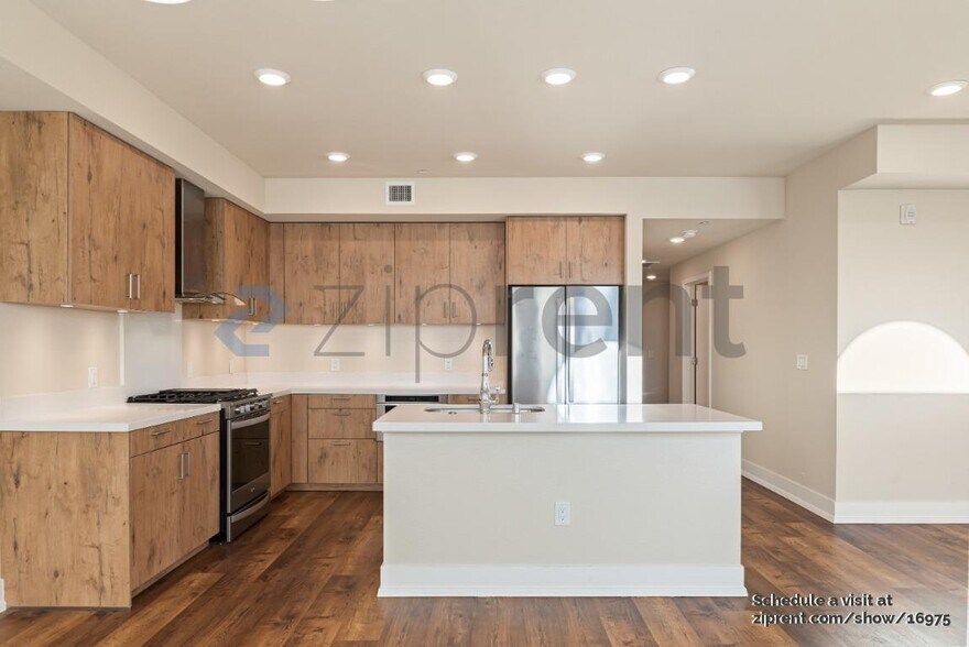 Building Photo - 1048 Monroe St