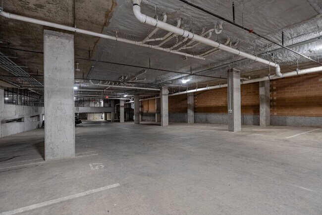 Building Photo - Luxurious Industrial Loft - 2 bed 2 bath c...
