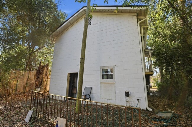 Building Photo - 1303 E 33rd St