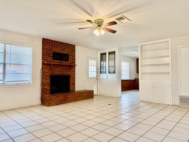 Building Photo - Home for Rent