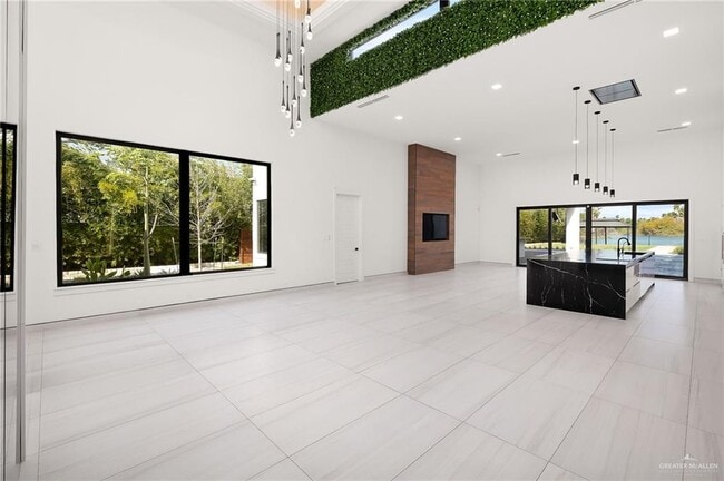 Building Photo - 43 Antigua Dr