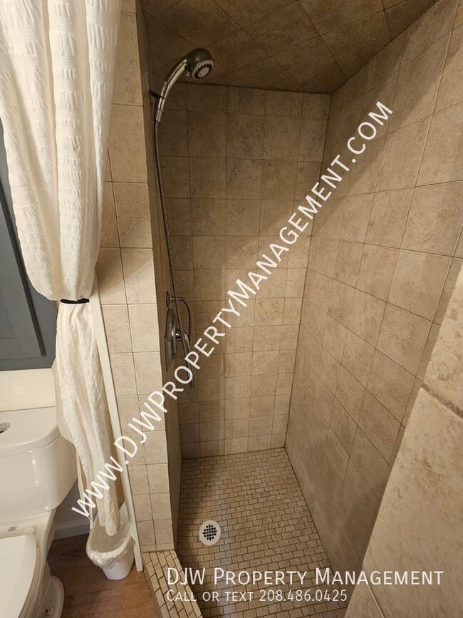 Building Photo - 2119 Cleveland Blvd