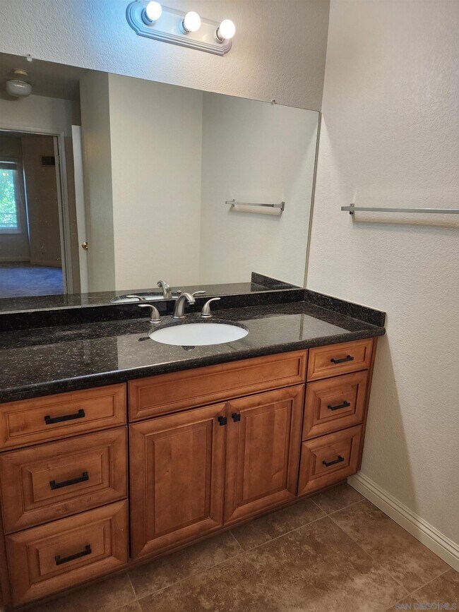 Building Photo - 3520 Lebon Dr