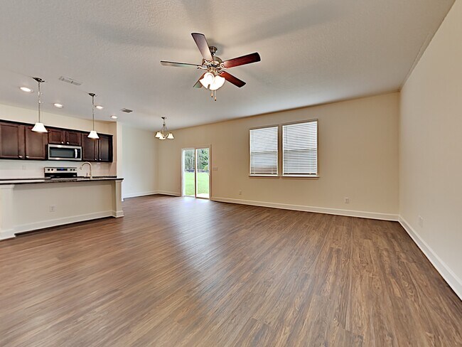 Building Photo - 3367 Roundabout Drive