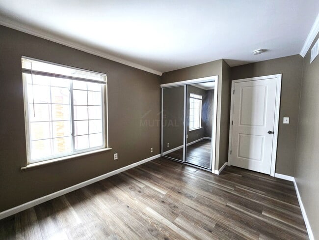 Building Photo - 30240 Southfield Rd