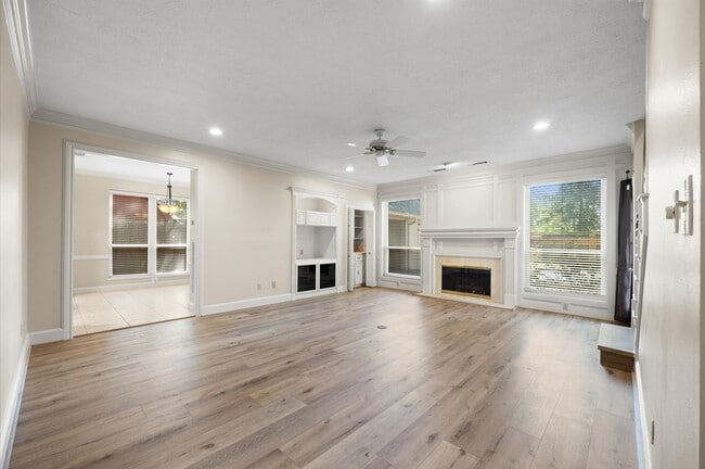 Building Photo - 12119 Auburn Hills Dr