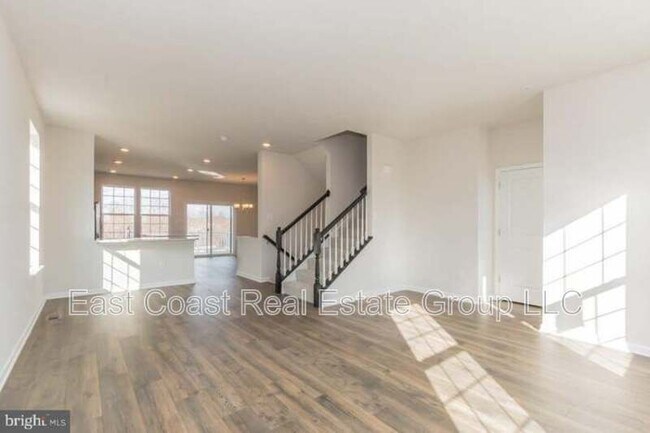 Building Photo - 5123 Ironsides Dr