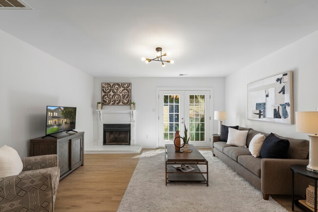 Building Photo - 9231 Kings Canyon Dr