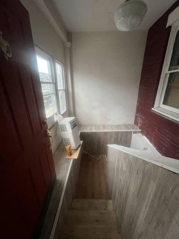 Building Photo - 262 W Fisher Ave