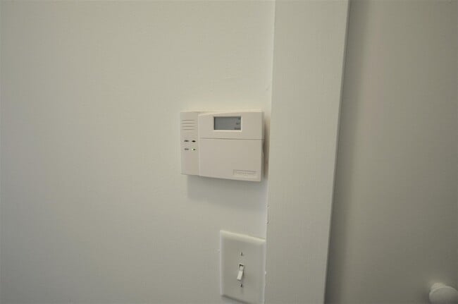 Building Photo - 142 Moreland Ave SE