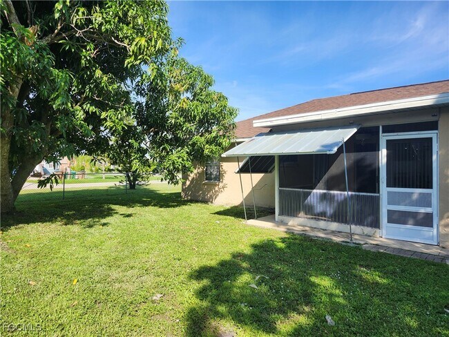Building Photo - 1111 SE 9th Ct