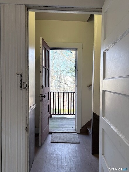 Building Photo - 787 Elm St