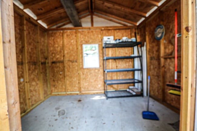 Building Photo - 3 bedroom, 2.5 bathroom home is in a highly sought-after neighborhood in the heart of South Tampa...