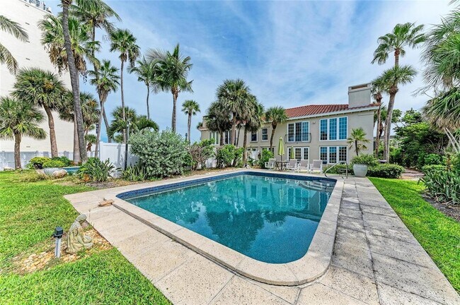 Building Photo - 4473 Gulf of Mexico Dr