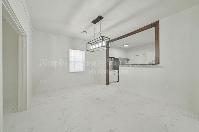 Building Photo - 1225 NE 17th St