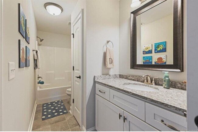 Building Photo - 184 Houston St