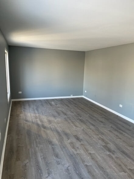 Building Photo - 642 Melrose Ln