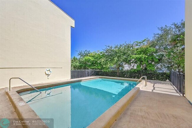 Building Photo - 9150 NW 38th Dr
