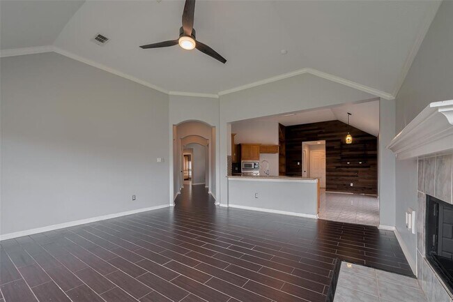 Building Photo - 311 N Esplanade Ln