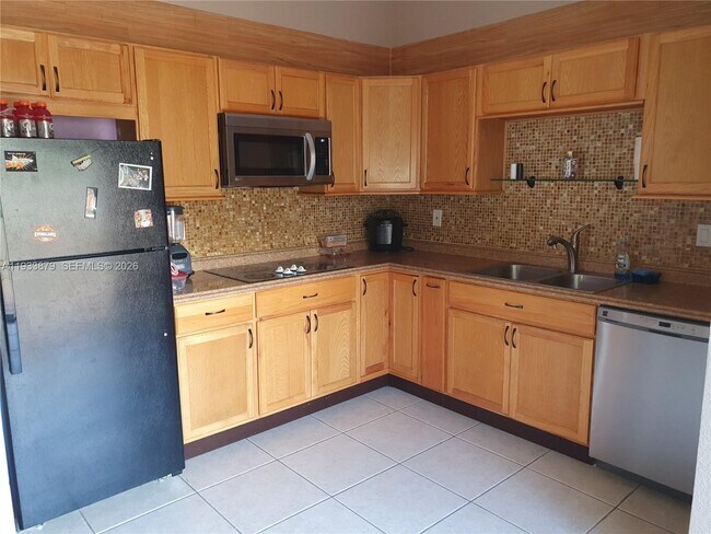 Building Photo - 6702 SW 152nd Pl