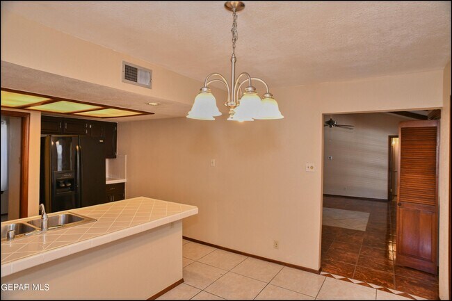 Building Photo - 11600 Casa View Dr
