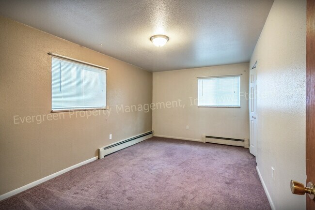 Building Photo - 1301 Burton Ct