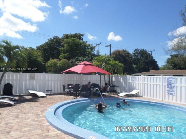 Building Photo - 11750 NE 16th Ave