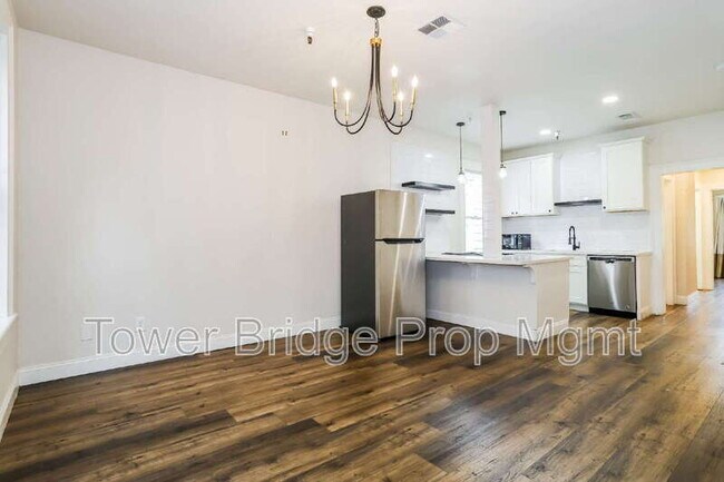 Building Photo - 1106 G St