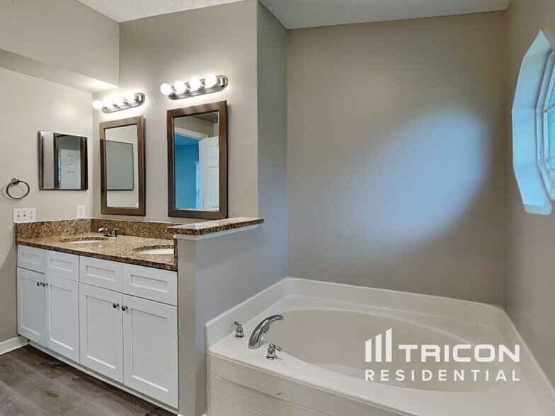 Building Photo - 649 Doe Cove Pl