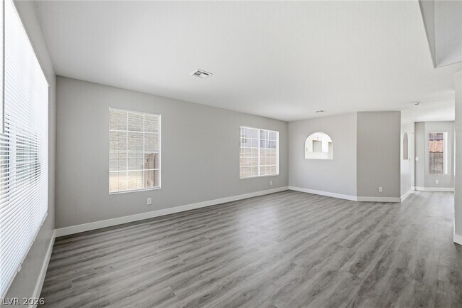 Building Photo - 808 Majestic Rock Cir