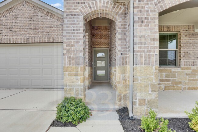 Building Photo - 18001 Umberto Dr