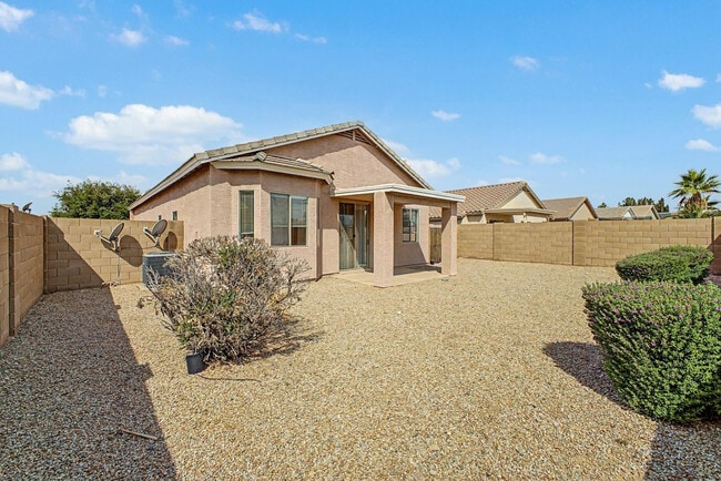 Building Photo - 16489 N Oachs Dr