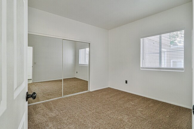 Building Photo - 5250 S Rainbow Blvd