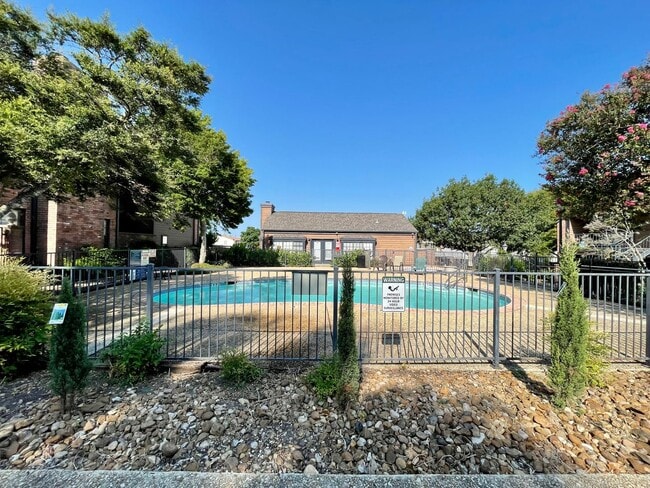 Building Photo - 4803 Hamilton Wolfe Rd