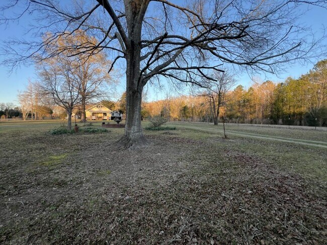 Building Photo - Large Country Home with Loft, Office/Flex Room & Granite Counters