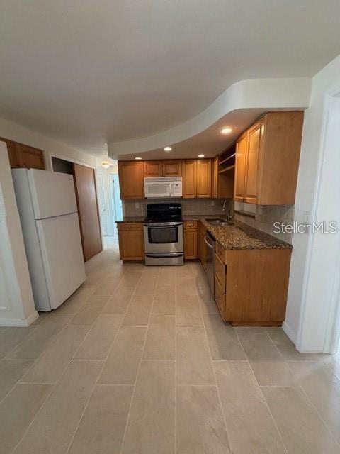 Building Photo - 4234 Ridgefield Ave