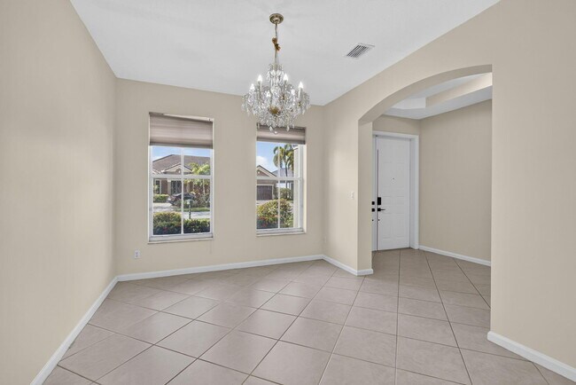 Building Photo - 9479 Sedgewood Dr