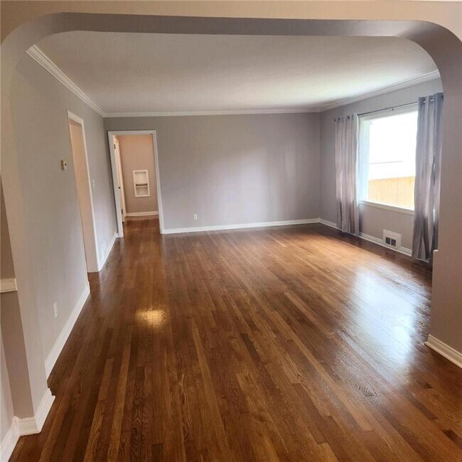 Building Photo - 1049 Ormewood Ave SE