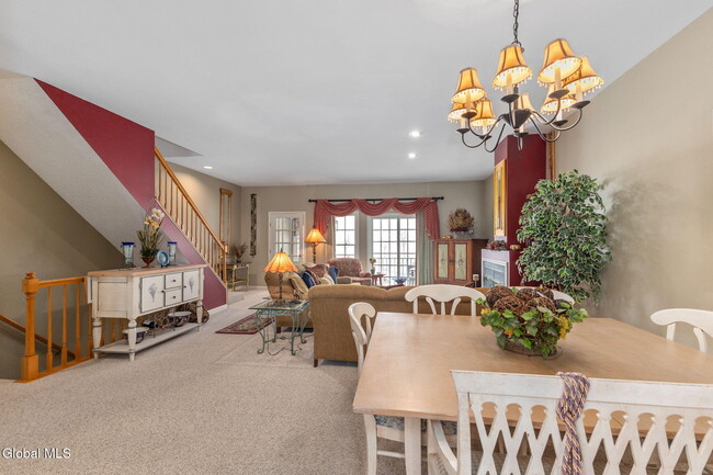 Building Photo - 158 Kaydeross Park Rd