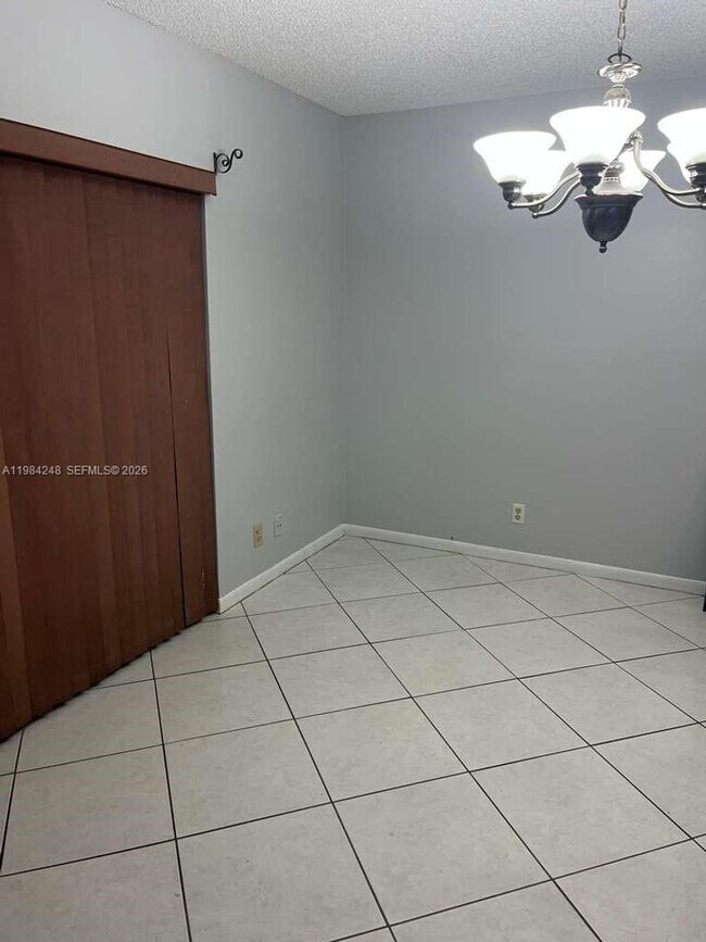 Building Photo - 9787 Riverside Dr