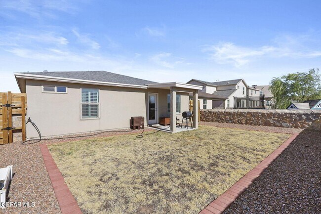 Building Photo - 3917 Desert Dunes Dr