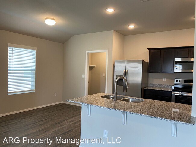 Building Photo - 3 br, 2 bath House - 8216 Regency Way