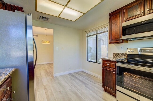 Building Photo - 2574 Pera Cir