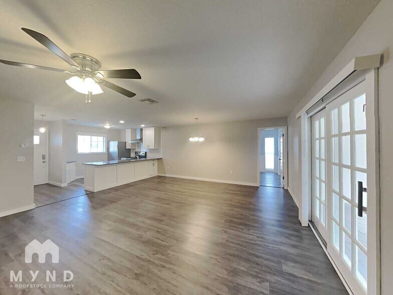 Building Photo - 8610 Sagewood Dr