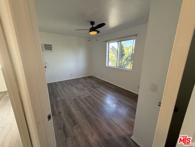 Building Photo - 1505 S Dunsmuir Ave