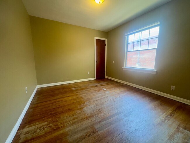 Building Photo - SECTION 8 IS GLADLY ACCEPTED 3 Bed 1.5 Bath With 2 Car Detached Garage