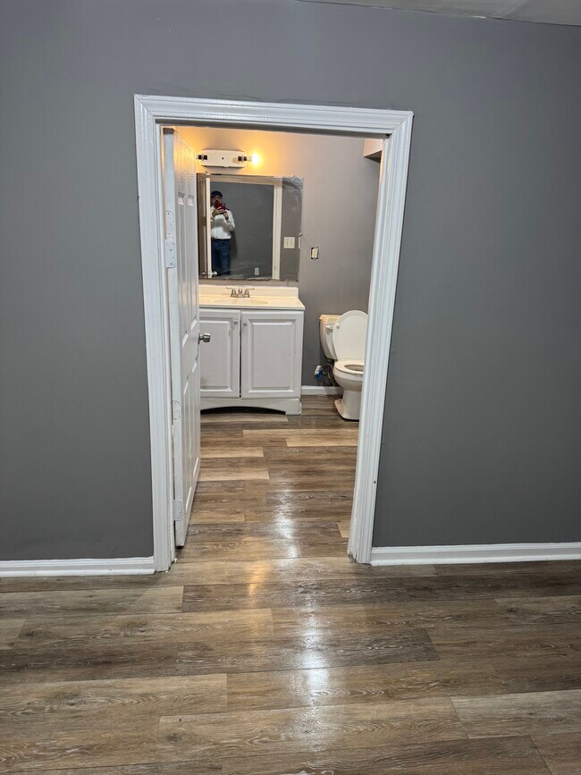 Building Photo - 1335 Yecker Ave