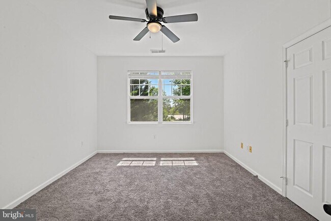Building Photo - 12921 Centre Park Cir